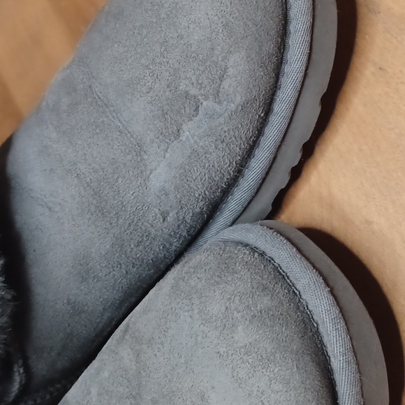 Uggs - Picture 4 of 8